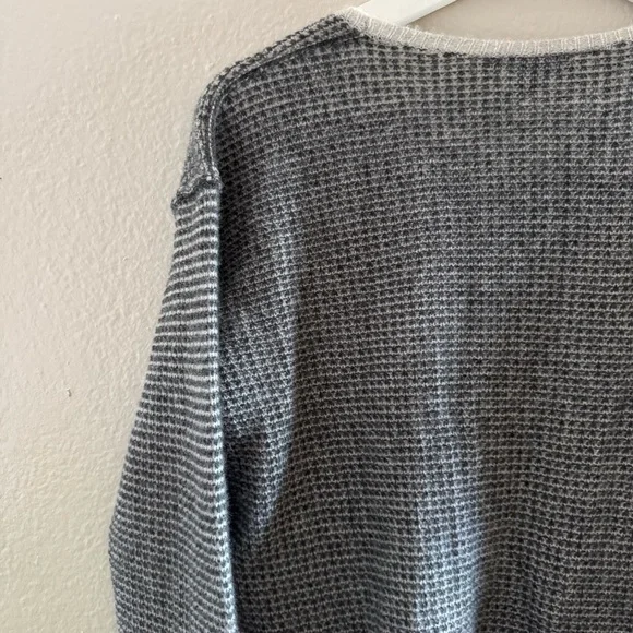 James Perse Cashmere featherlight sweater - Picture 5 of 9
